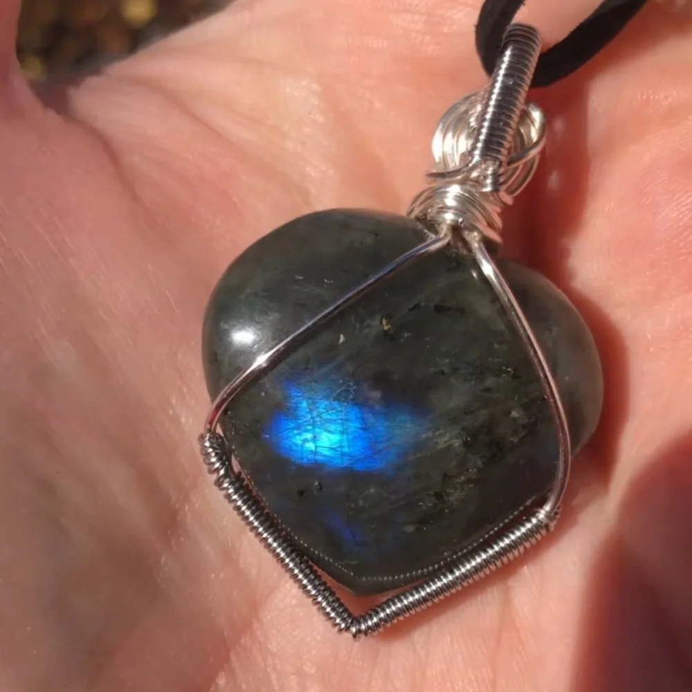 Wire Wrapped Flash Labradorite Heart Pendant Necklace - Picture 4 of 12